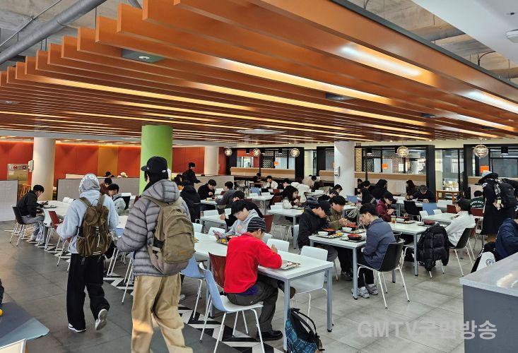 3. 든든한 무료 아침밥 전경사진.jpg