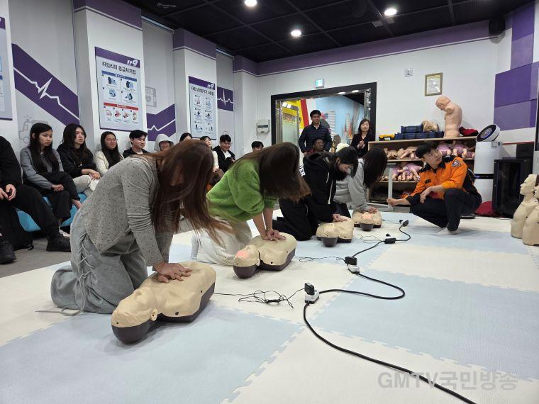 김천시  외국인 유학생 대상 소방안전교육 실시-인구정책과(사진2).jpg