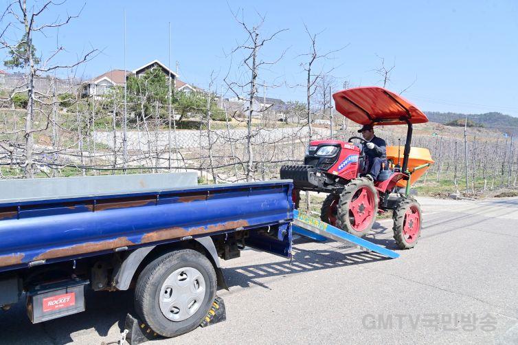 260402보도자료(청송군, 임대농기계 운반서비스 본격 시행) (3).jpg